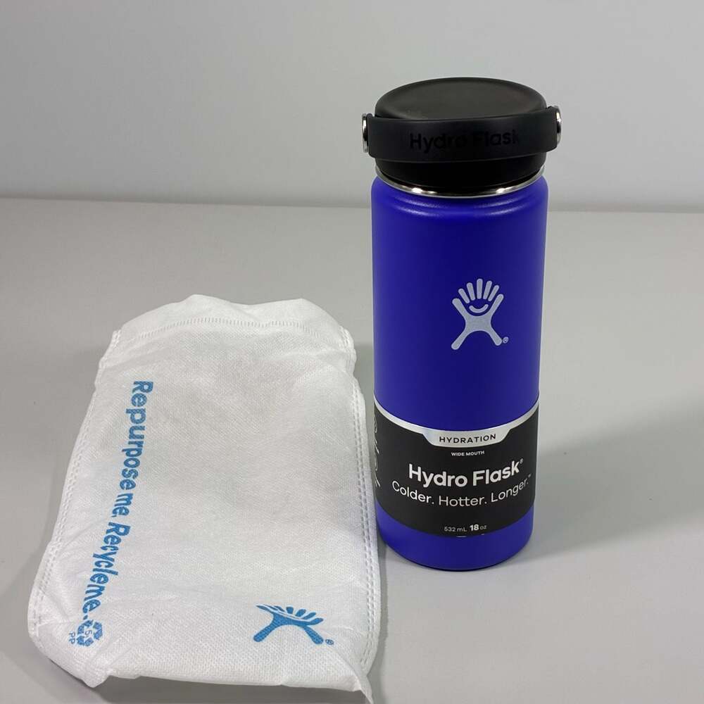 Hydro Flask 18 oz Wide Mouth Bottle with Flex Cap in Blueberry